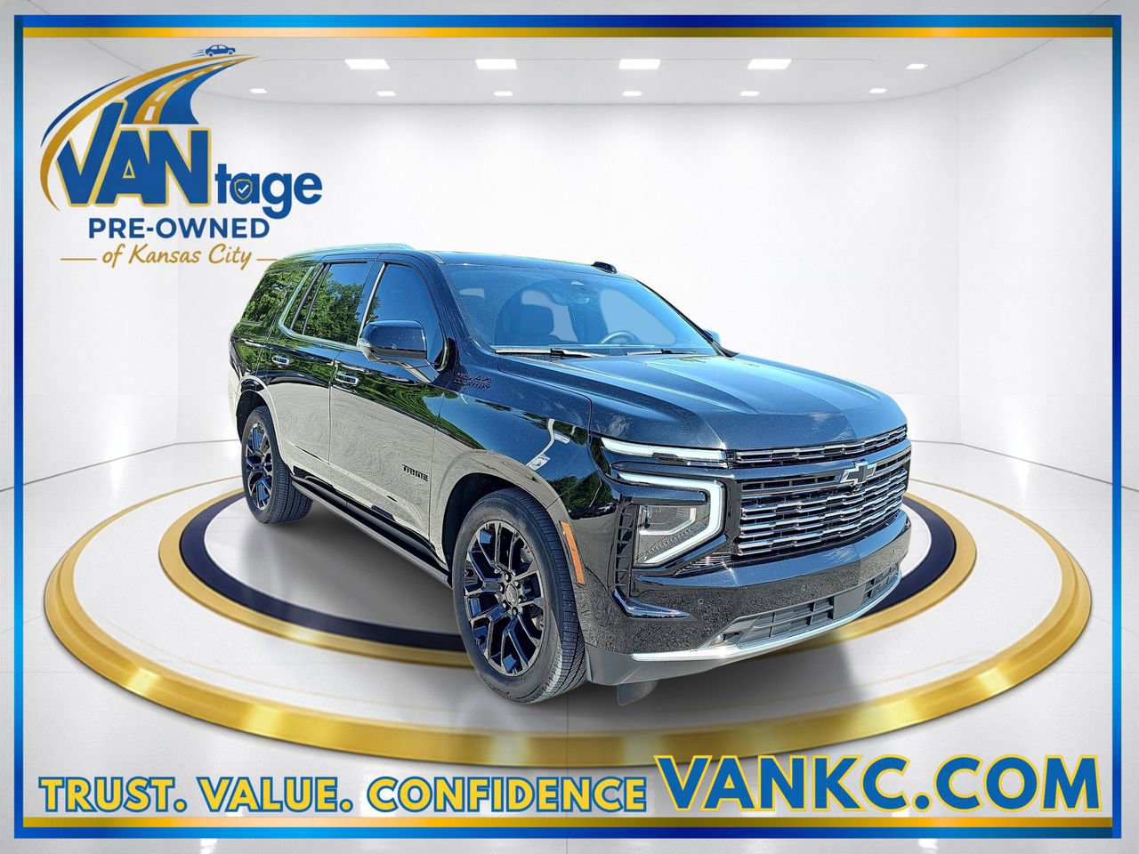 Used 2025 Chevrolet Tahoe High Country AWD/4WD image 3