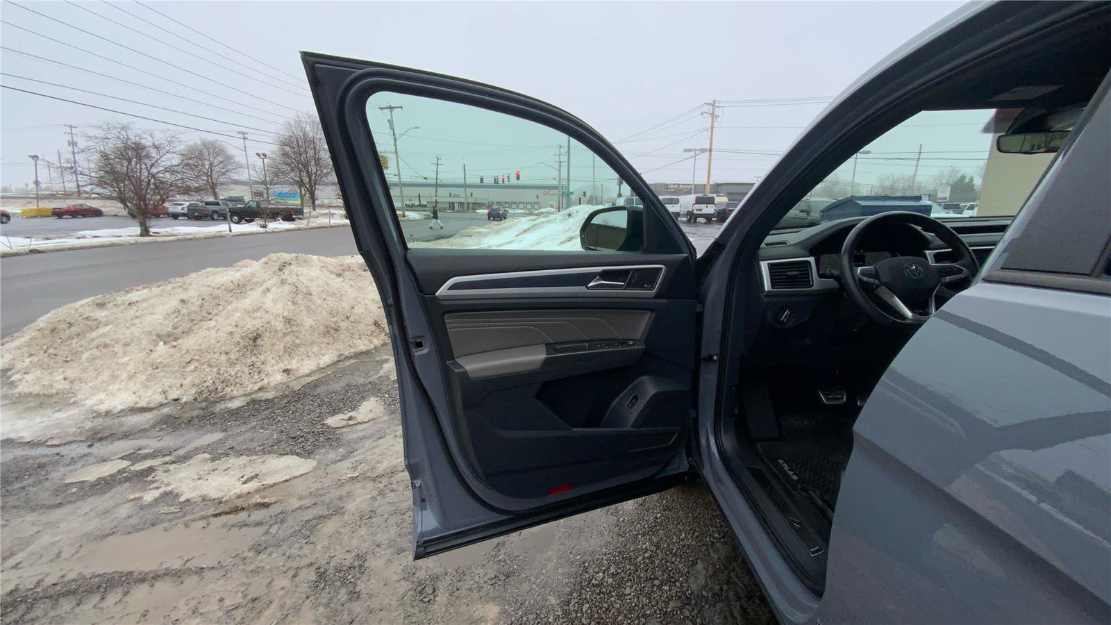 Used 2023 Volkswagen Atlas Cross Sport SEL AWD/4WD image 20
