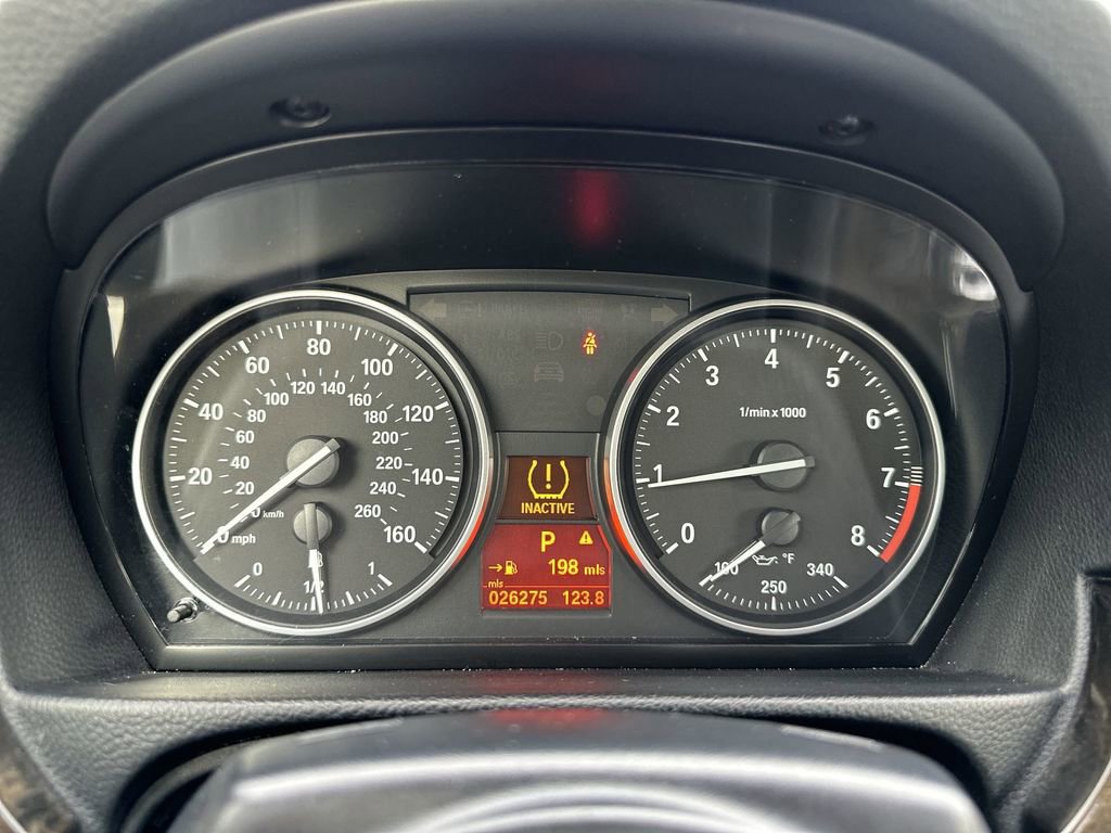 Used 2009 BMW 335i Convertible image 10