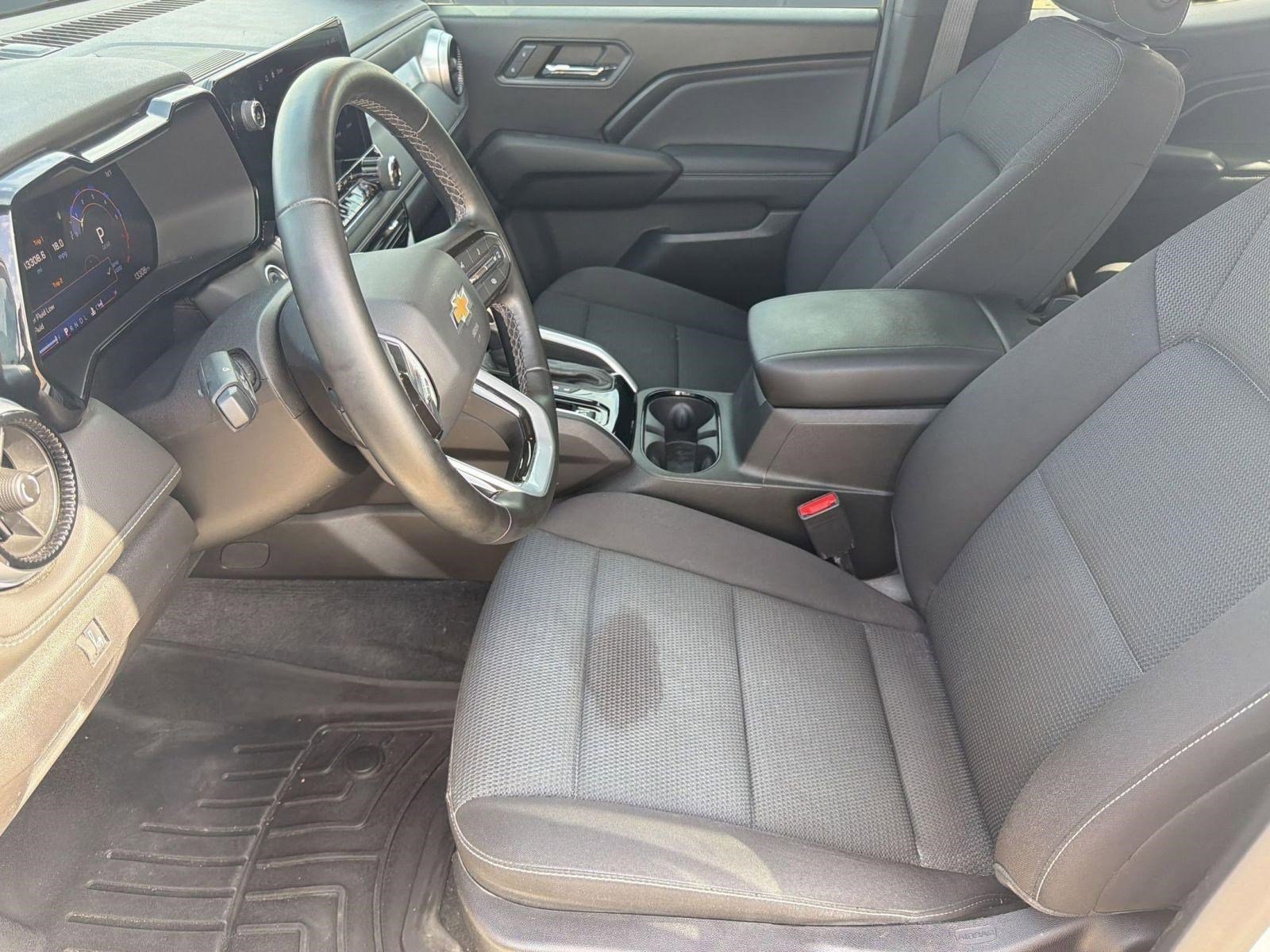 Used 2024 Chevrolet Colorado LT w/ LT Convenience Package II AWD/4WD image 5