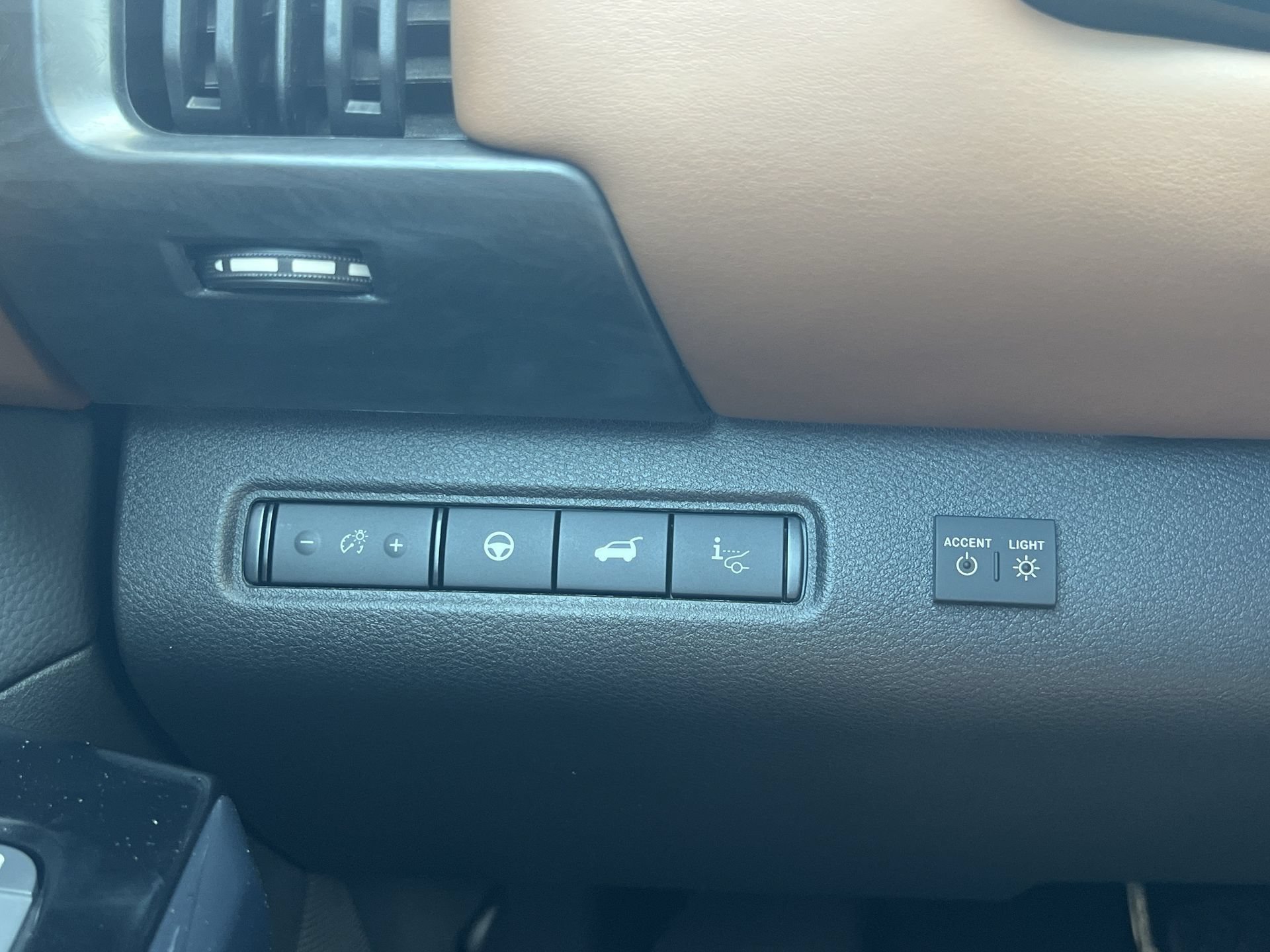 New 2026 Nissan Pathfinder Platinum FWD image 14