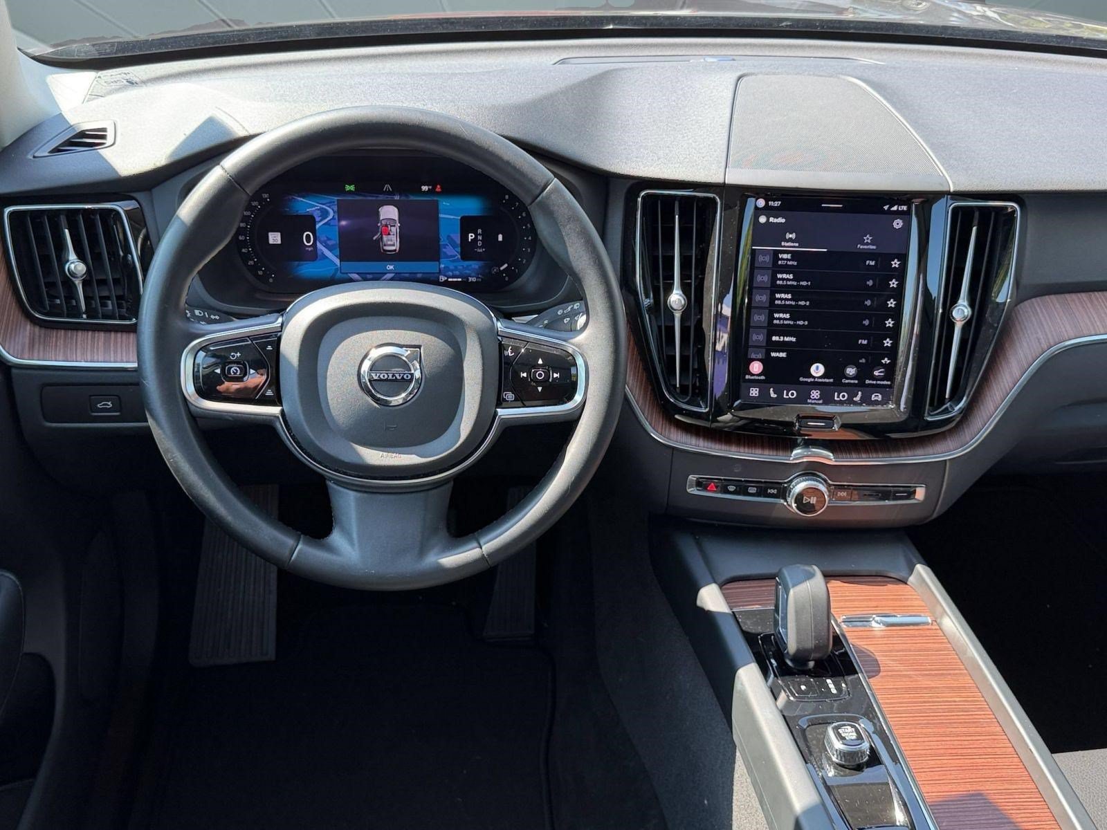 Certified 2024 Volvo XC60 B5 Plus w/ Protection Package Premier AWD/4WD image 29