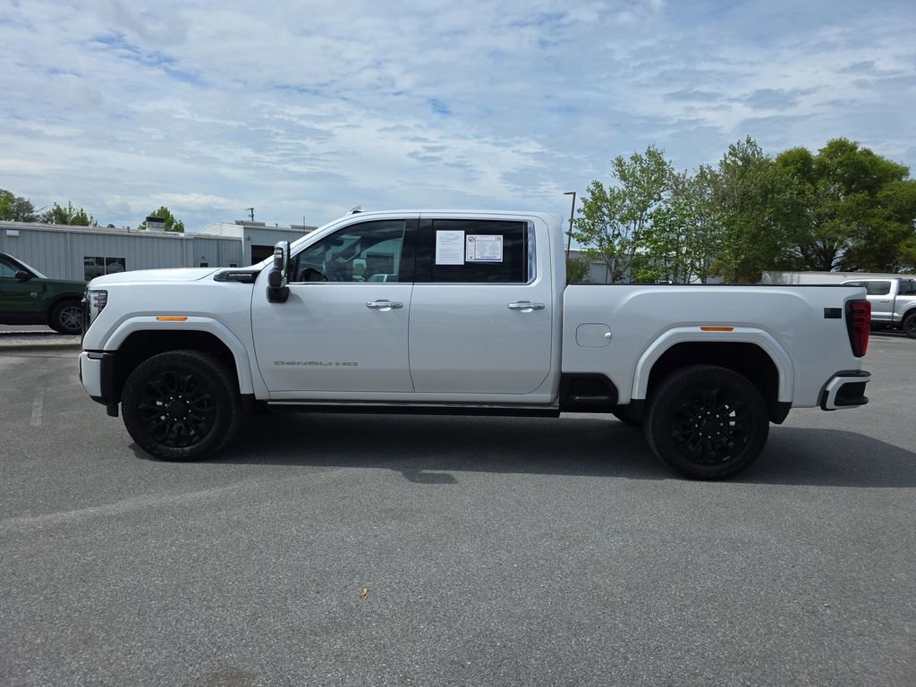 Used 2025 GMC Sierra 2500 Denali Ultimate image 8