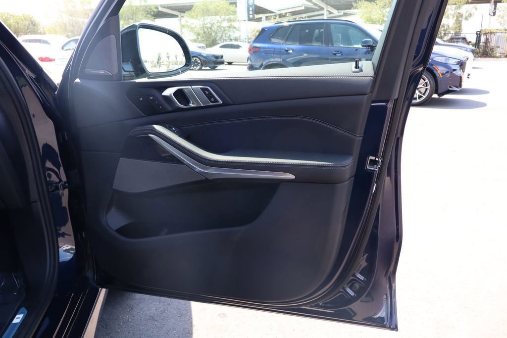 New 2026 BMW X5 xDrive50e image 11