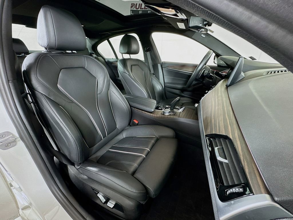 Used 2021 BMW 530i xDrive w/ M Sport Package AWD/4WD image 30