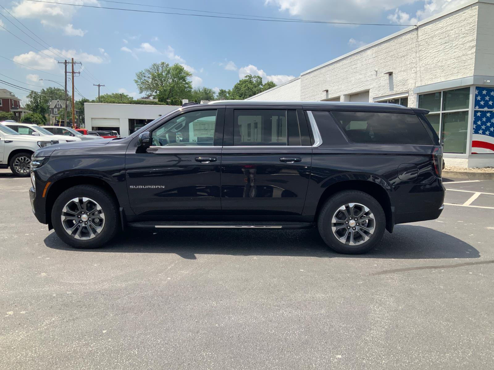New 2026 Chevrolet Suburban LT w/ Comfort Package AWD/4WD image 6