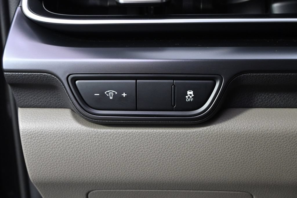 Used 2026 Kia Carnival FWD image 25