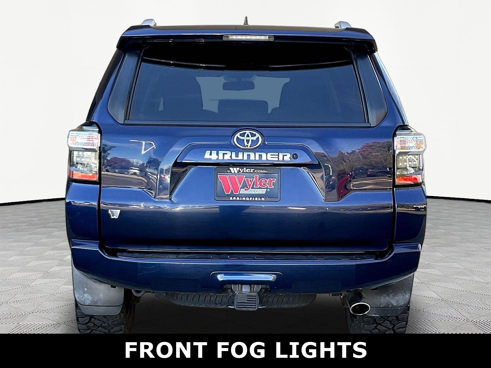 Used 2018 Toyota 4Runner SR5 Premium w/ Wilderness Package AWD/4WD image 5