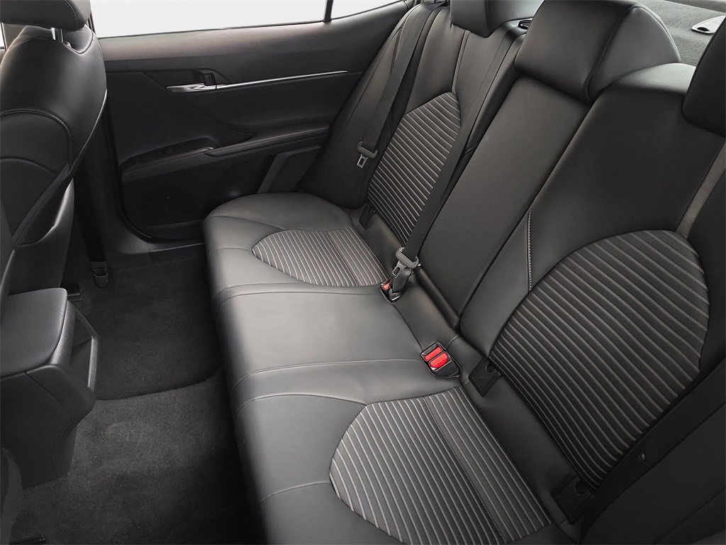 Used 2024 Toyota Camry SE image 16