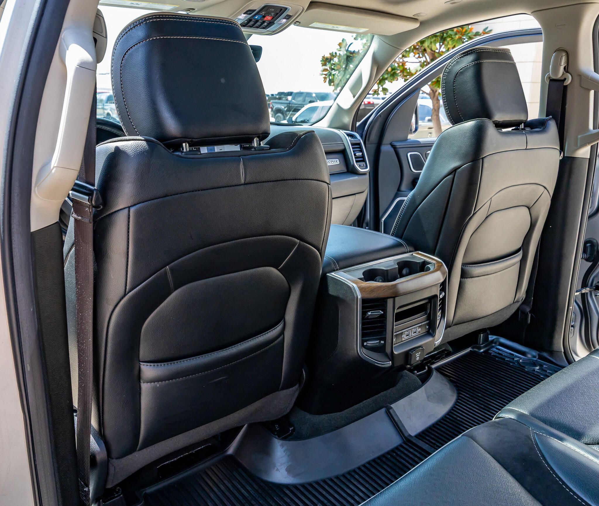Used 2022 RAM 1500 Laramie AWD/4WD image 32