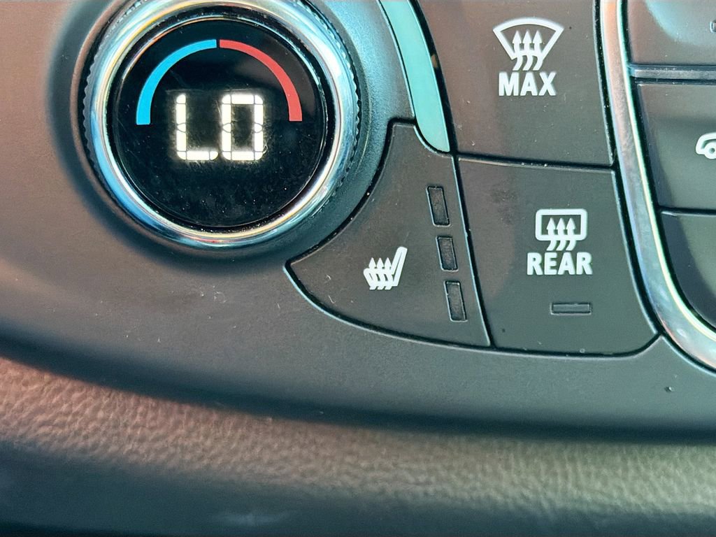 Used 2023 Chevrolet Traverse LT w/ LT Premium Package image 21