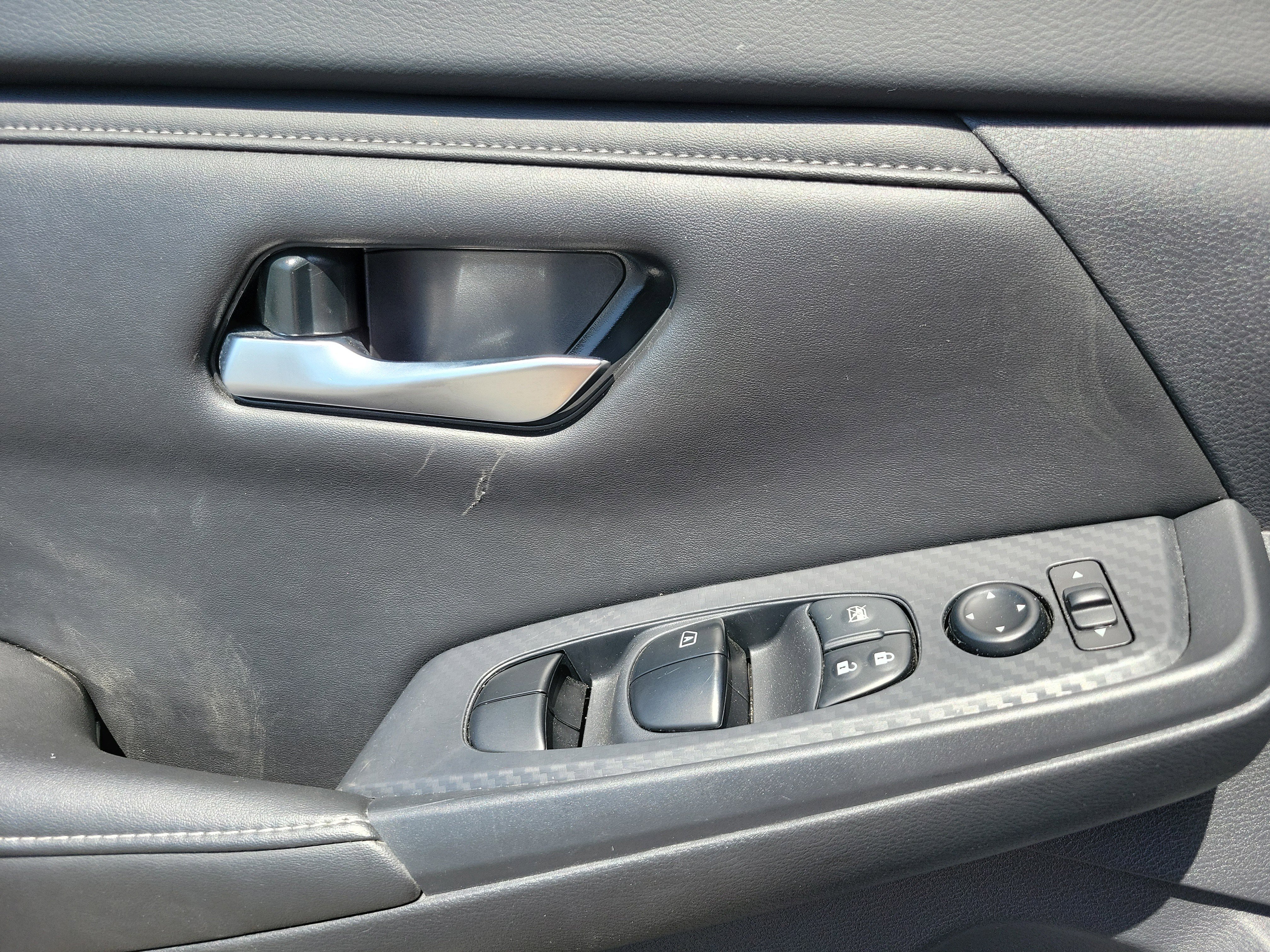 Used 2025 Nissan Sentra SV w/ All-Weather Package FWD image 7