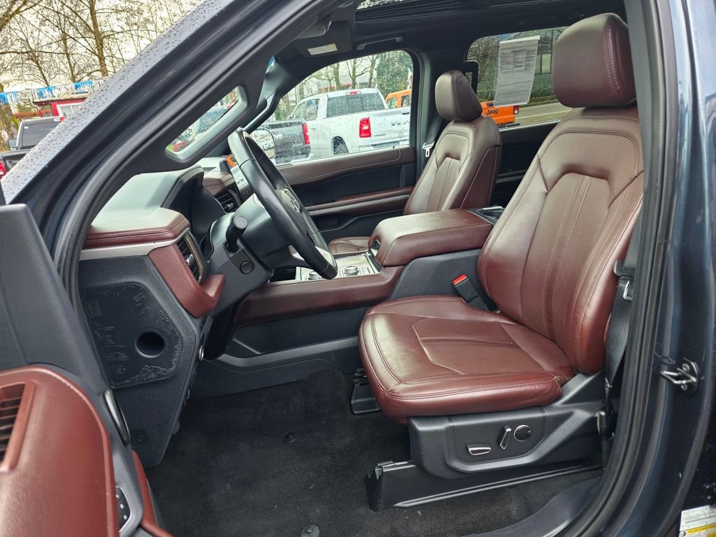 Used 2023 Ford Expedition Limited image 4