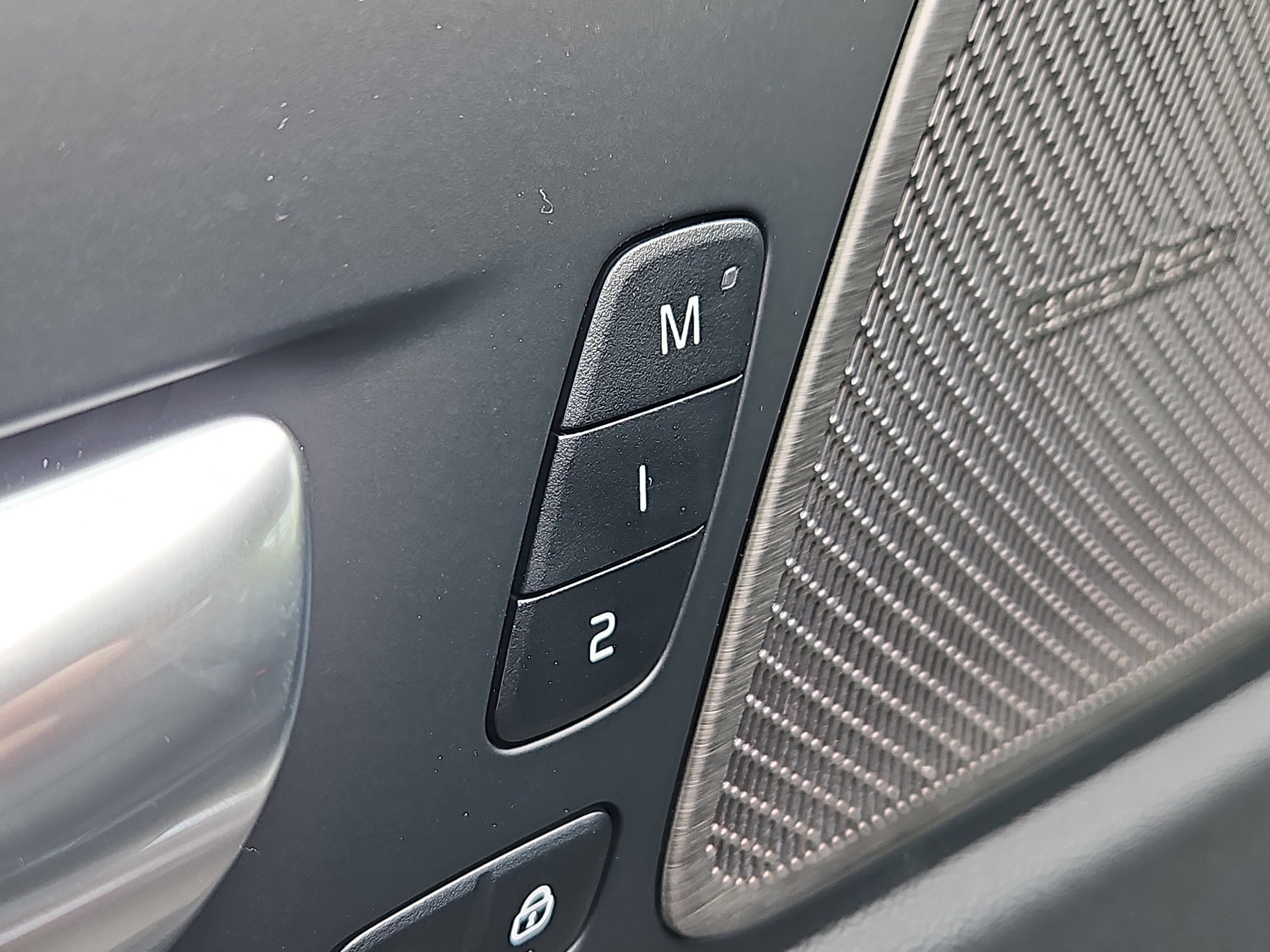 New 2026 Volvo XC60 B5 Ultra w/ Protection Package Premier image 8