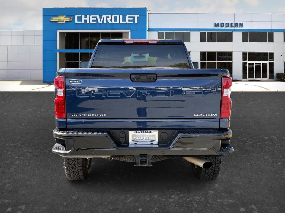 Used 2023 Chevrolet Silverado 2500 Custom w/ Custom Value Package image 4