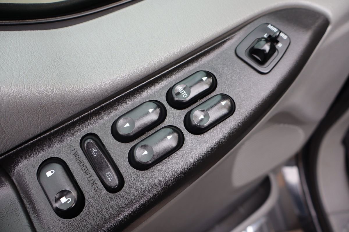 Used 2005 Ford F350 Lariat image 27