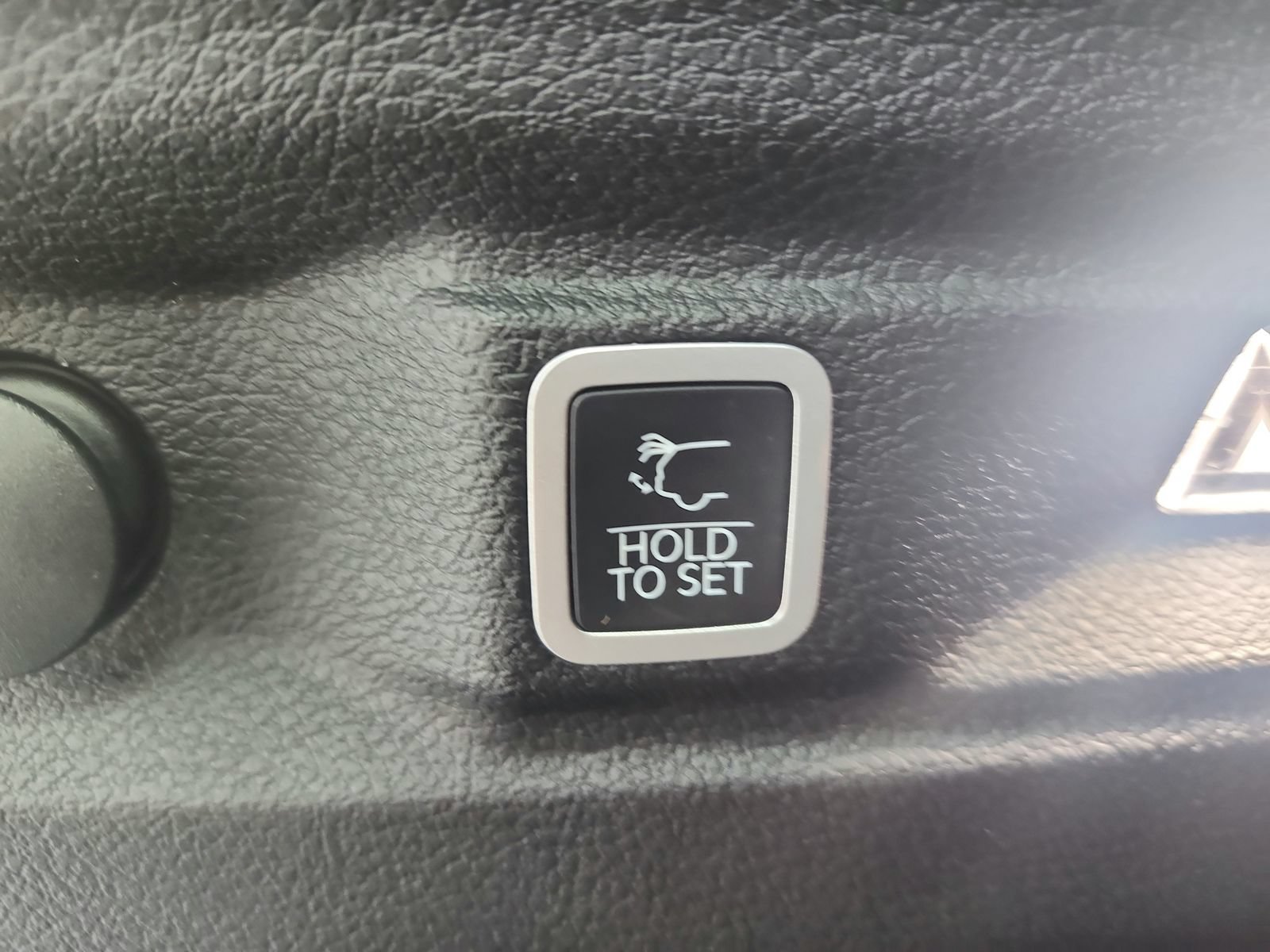 Used 2024 Jeep Grand Cherokee L Laredo AWD/4WD image 47