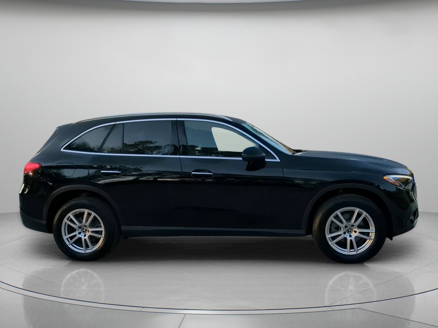 Used 2025 Mercedes-Benz GLC 300 image 33