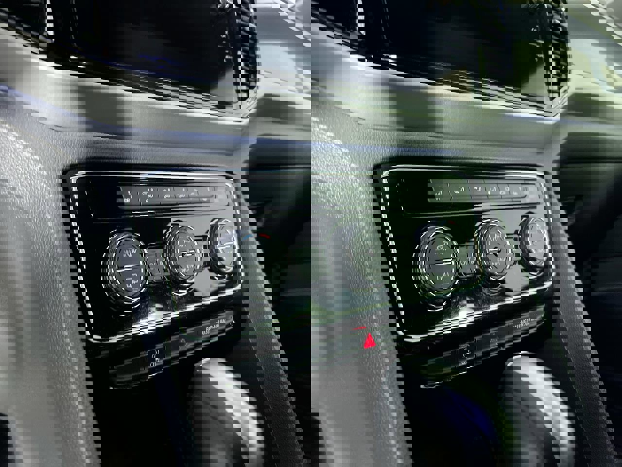 Used 2021 Volkswagen Atlas Cross Sport SEL FWD image 23