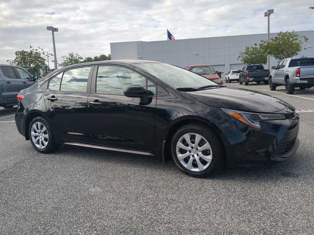 Certified 2025 Toyota Corolla LE image 2