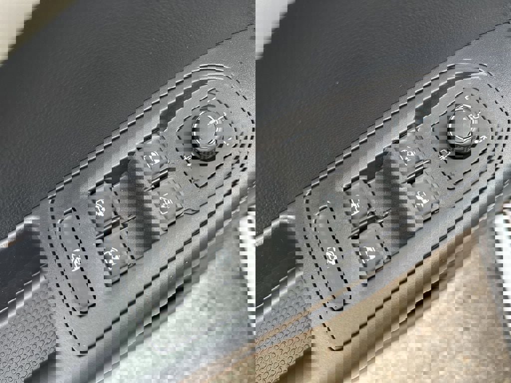 New 2026 Volkswagen Taos SE image 11