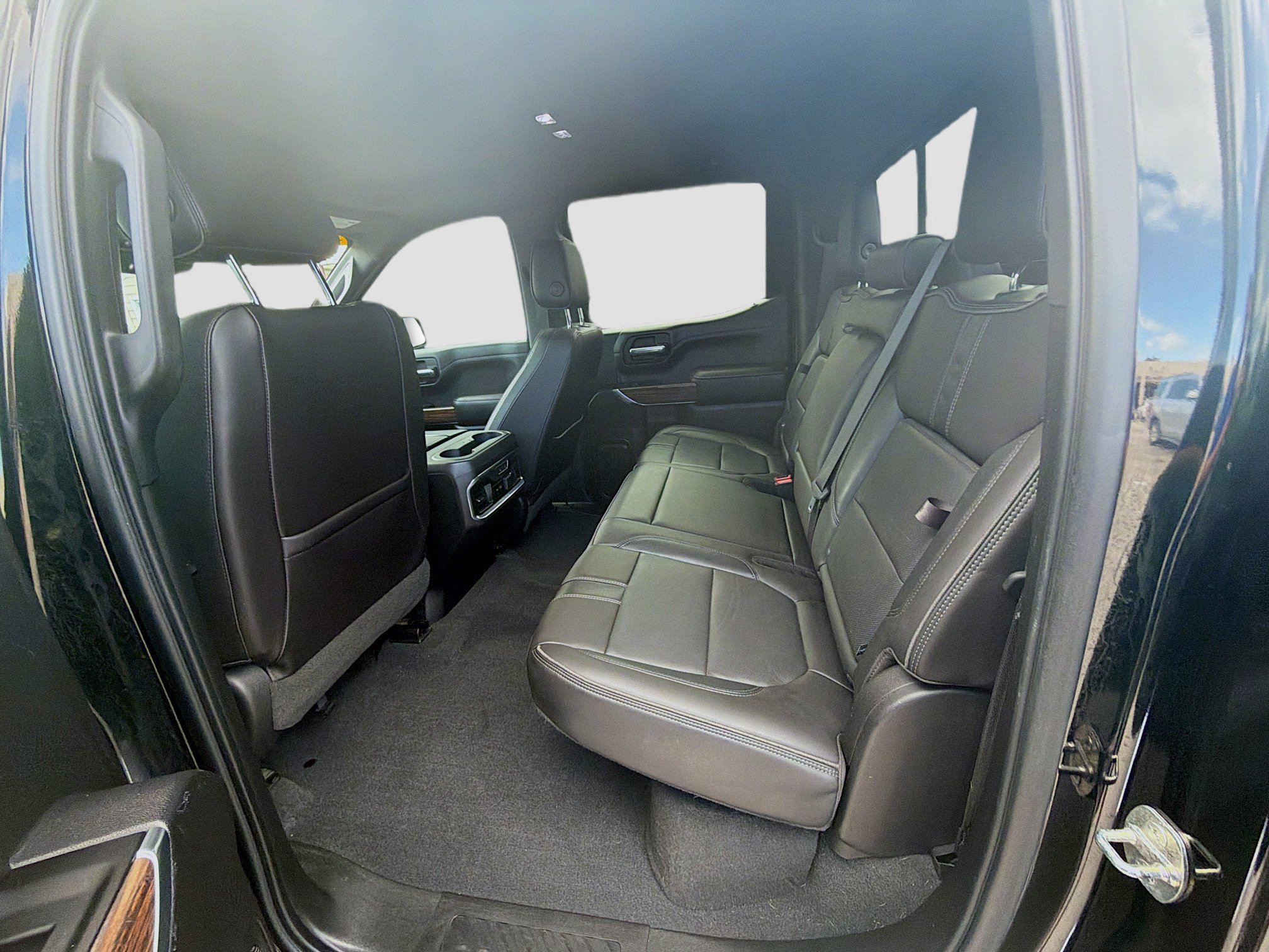 Used 2019 Chevrolet Silverado 1500 High Country w/ Technology Package AWD/4WD image 24