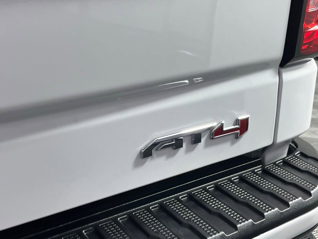 Used 2025 GMC Sierra 1500 AT4 image 26