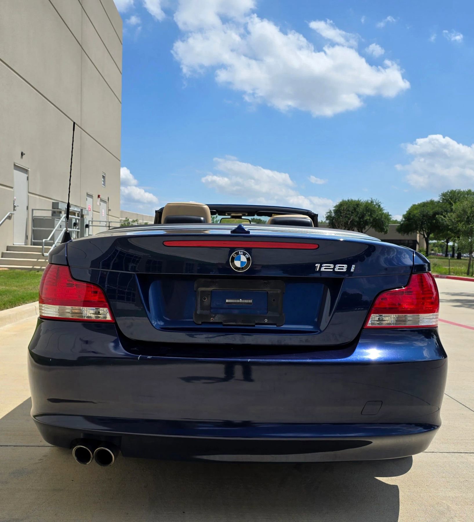 Used 2011 BMW 128i Convertible RWD image 13