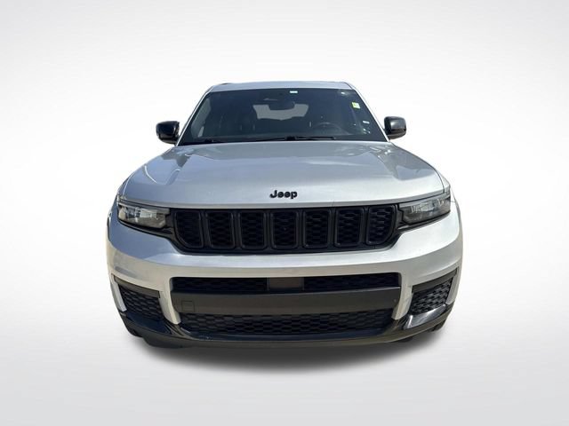 Used 2023 Jeep Grand Cherokee L Laredo RWD image 2