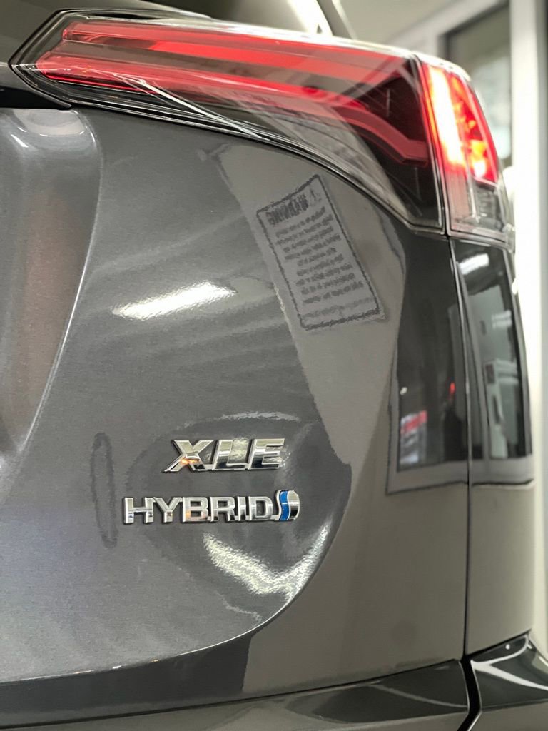 Used 2017 Toyota RAV4 XLE image 10