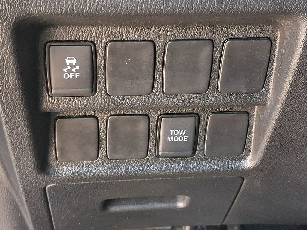 Used 2020 Nissan Pathfinder S AWD/4WD image 26