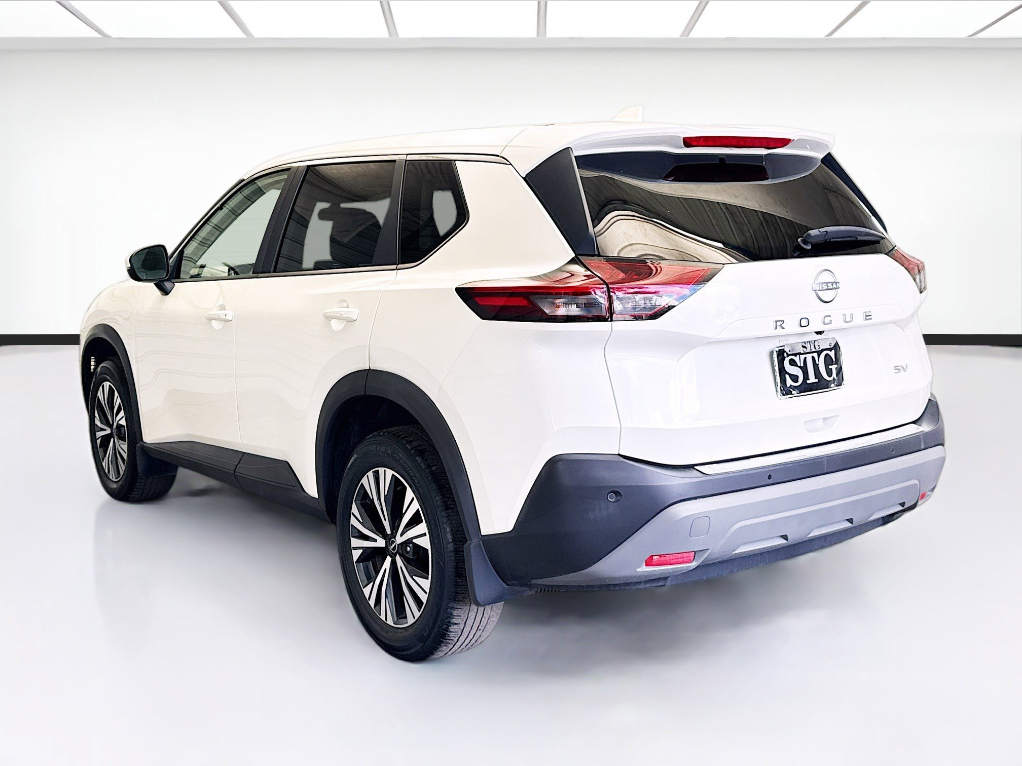 Used 2023 Nissan Rogue SV image 6