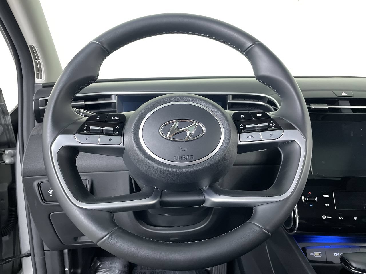 Used 2023 Hyundai Tucson SEL w/ Convenience Package AWD/4WD image 13