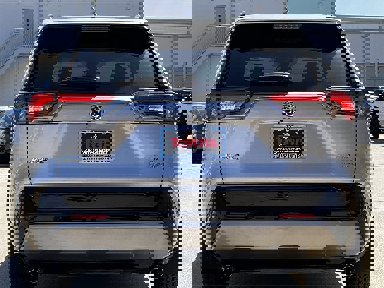 Used 2024 Toyota RAV4 SE image 5