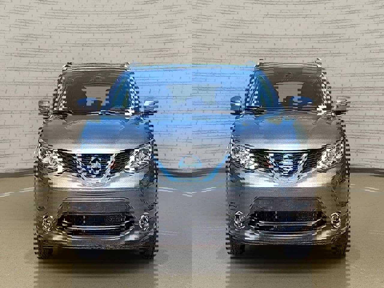 Used 2018 Nissan Rogue Sport SV w/ SV Technology Package image 2