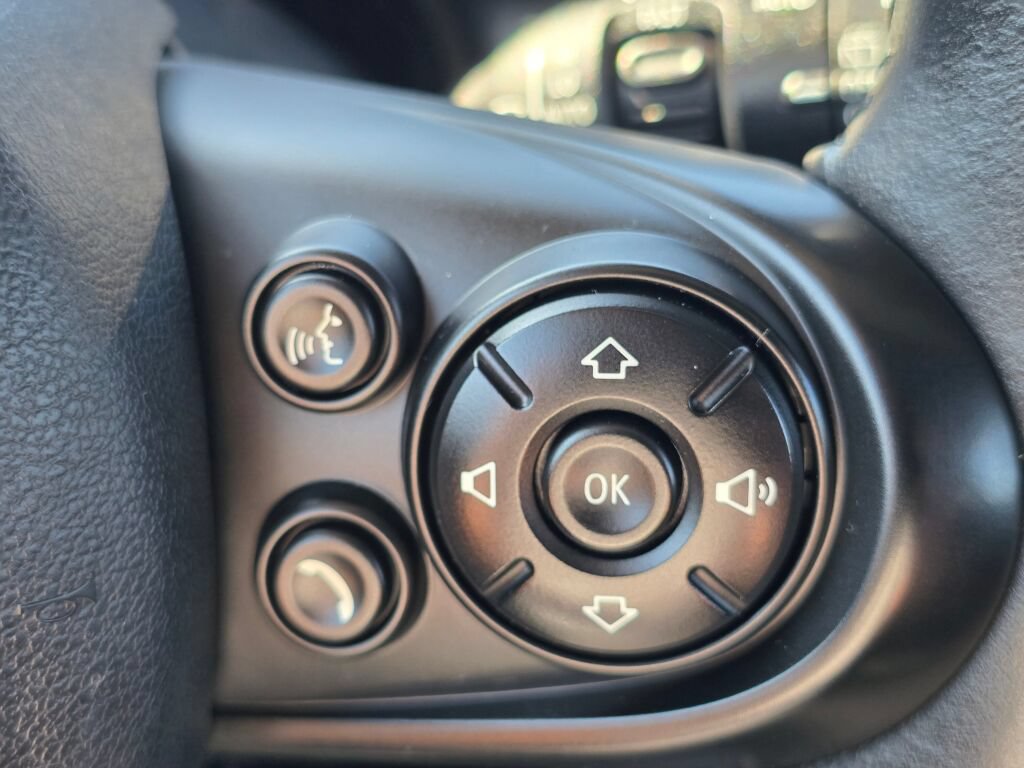Used 2019 MINI Cooper 2-Door Hardtop FWD image 24