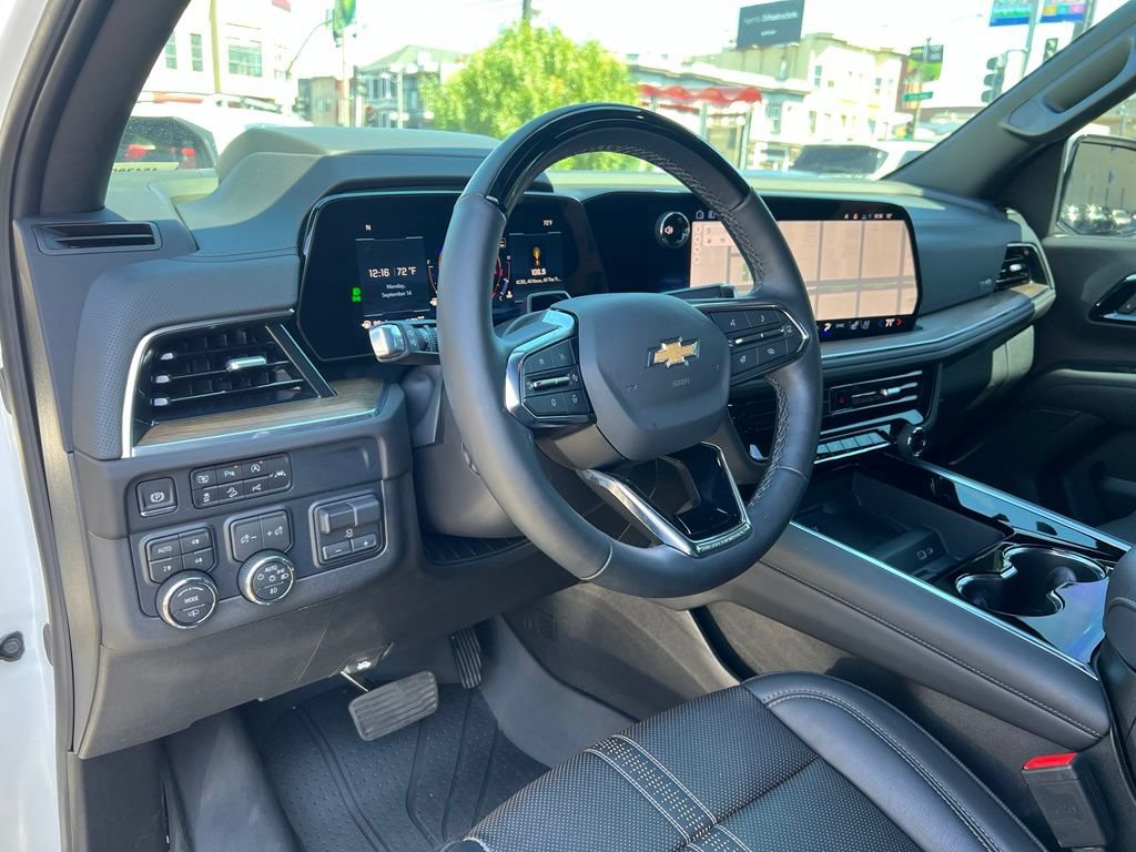 Used 2025 Chevrolet Tahoe High Country AWD/4WD image 14