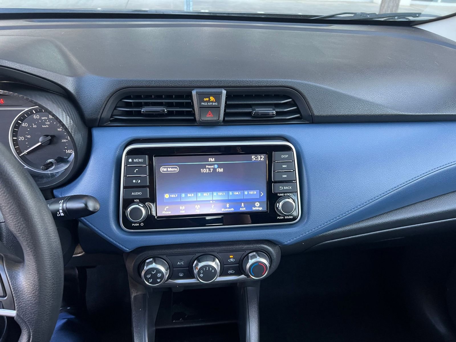 Used 2025 Nissan Versa SV image 17