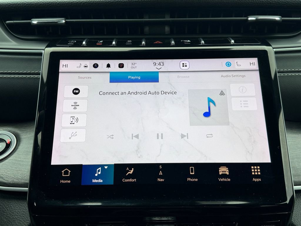 Used 2024 Jeep Grand Cherokee L Limited w/ Luxury Tech Group II image 16