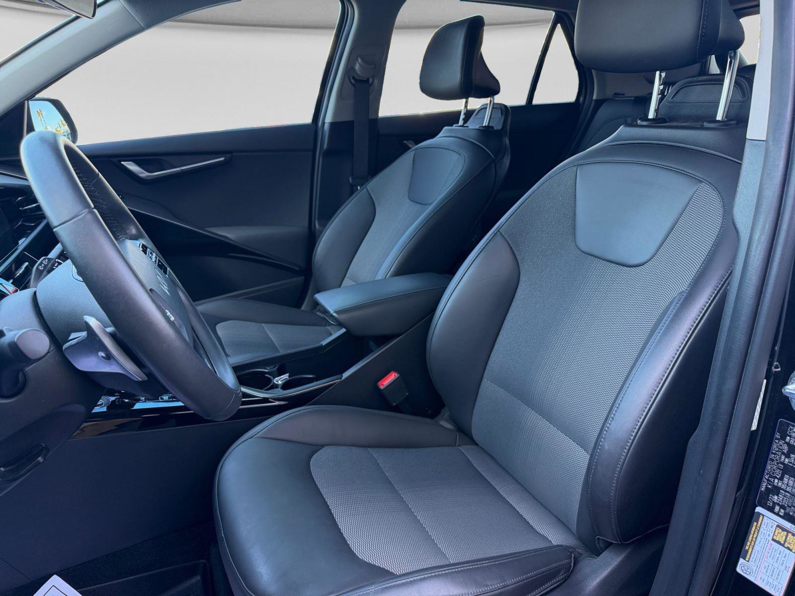 Certified 2023 Kia Niro EX image 13