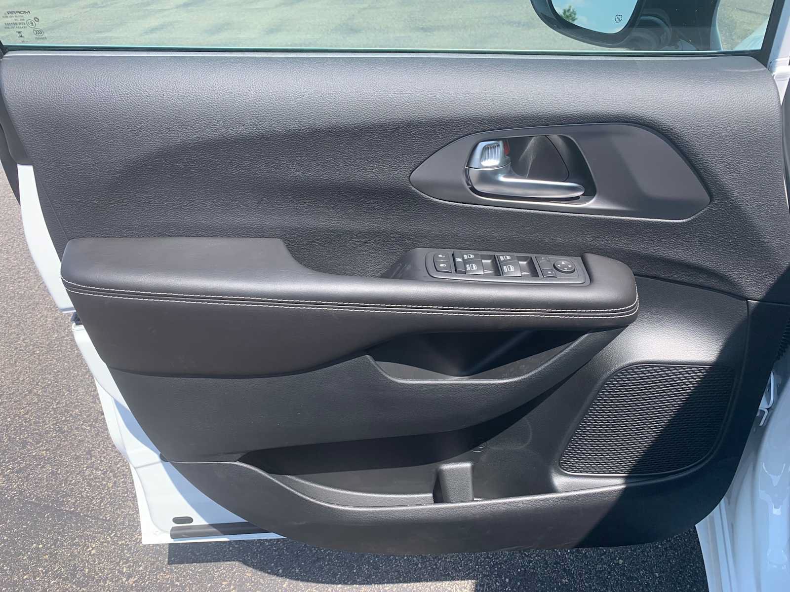 New 2027 Chrysler Pacifica LX FWD image 13