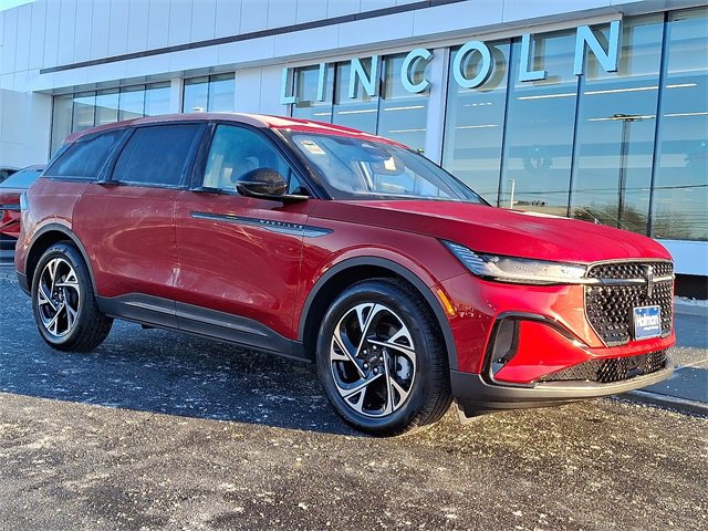 Used 2025 Lincoln Nautilus Premier w/ Jet Appearance Package image 2