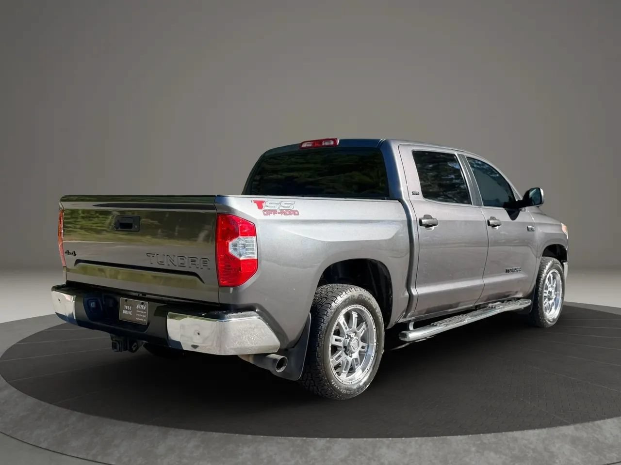 Used 2020 Toyota Tundra SR5 w/ SR5 Upgrade Package AWD/4WD image 6