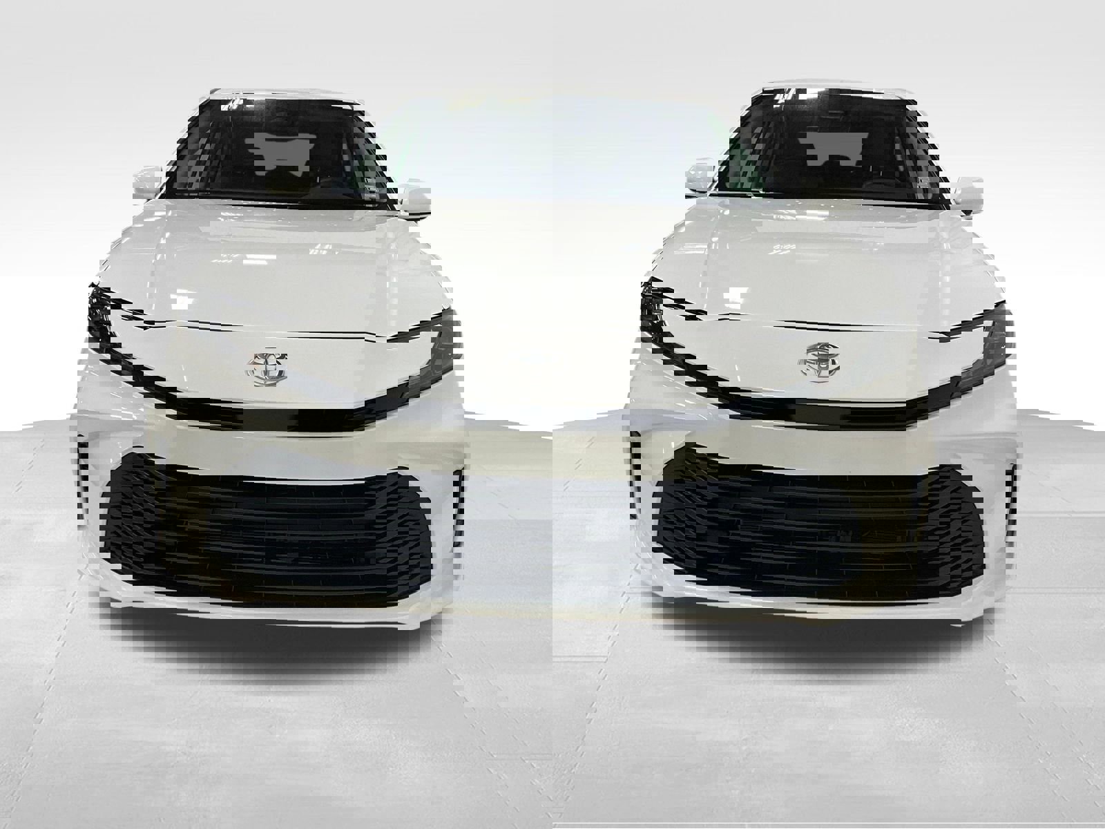 Used 2025 Toyota Camry LE w/ Convenience Package image 2