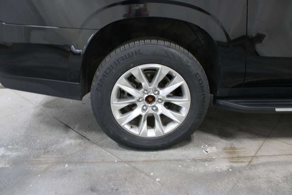 Used 2024 Chevrolet Suburban Premier AWD/4WD image 39