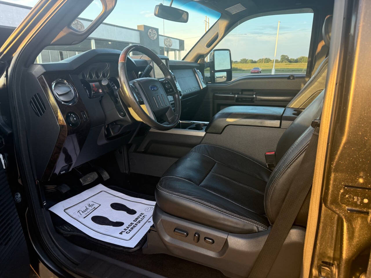 Used 2015 Ford F250 Platinum w/ FX4 Off-Road Package AWD/4WD image 15