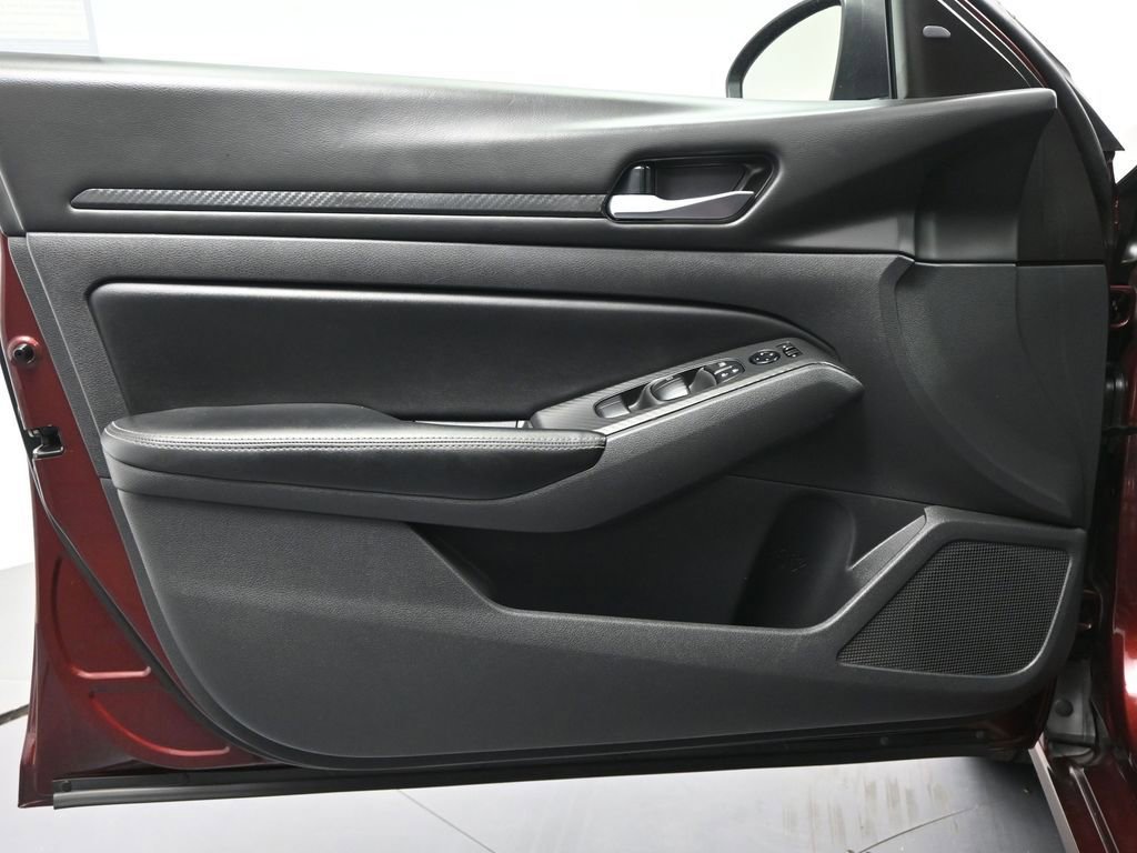 Used 2024 Nissan Altima 2.5 SV image 35