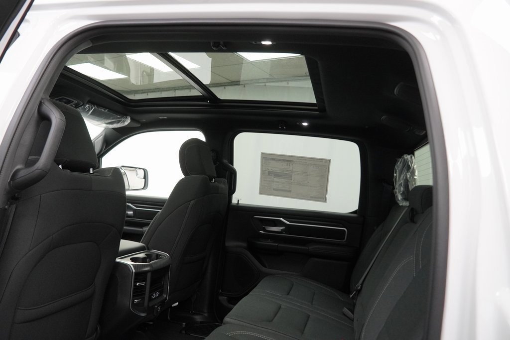 New 2026 RAM 1500 4x4 Crew Cab image 18