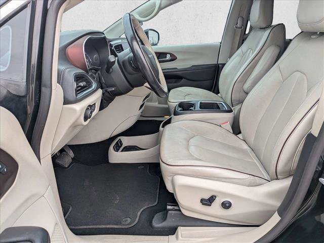 Used 2020 Chrysler Pacifica Limited image 17