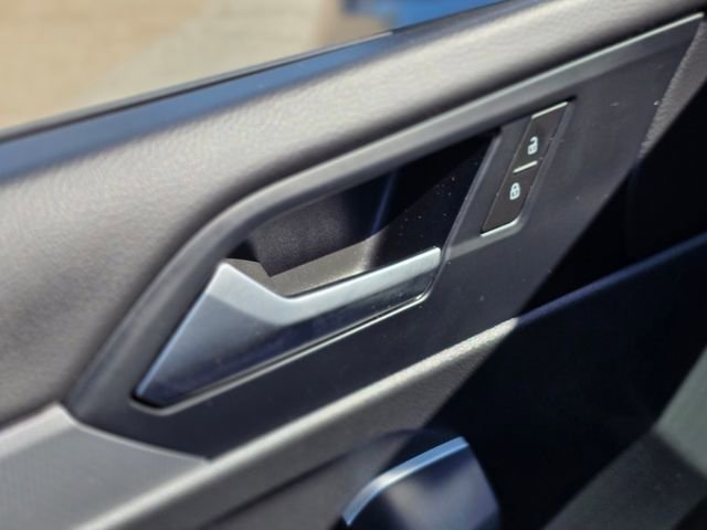 Used 2025 Volkswagen Jetta SE image 23